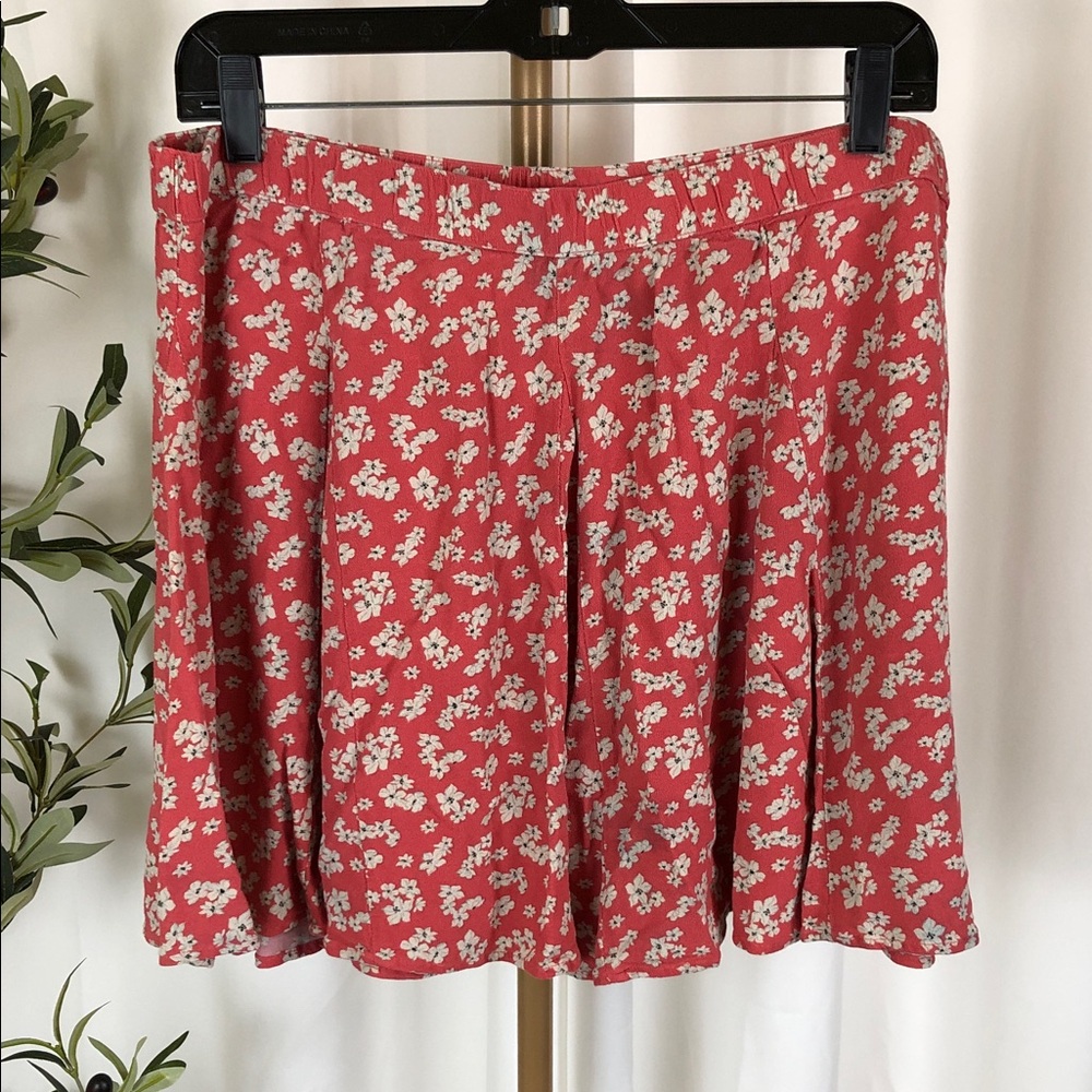 American Eagle Outfitters Coral Mini Skirt with White Floral Print Sz XL (B5)